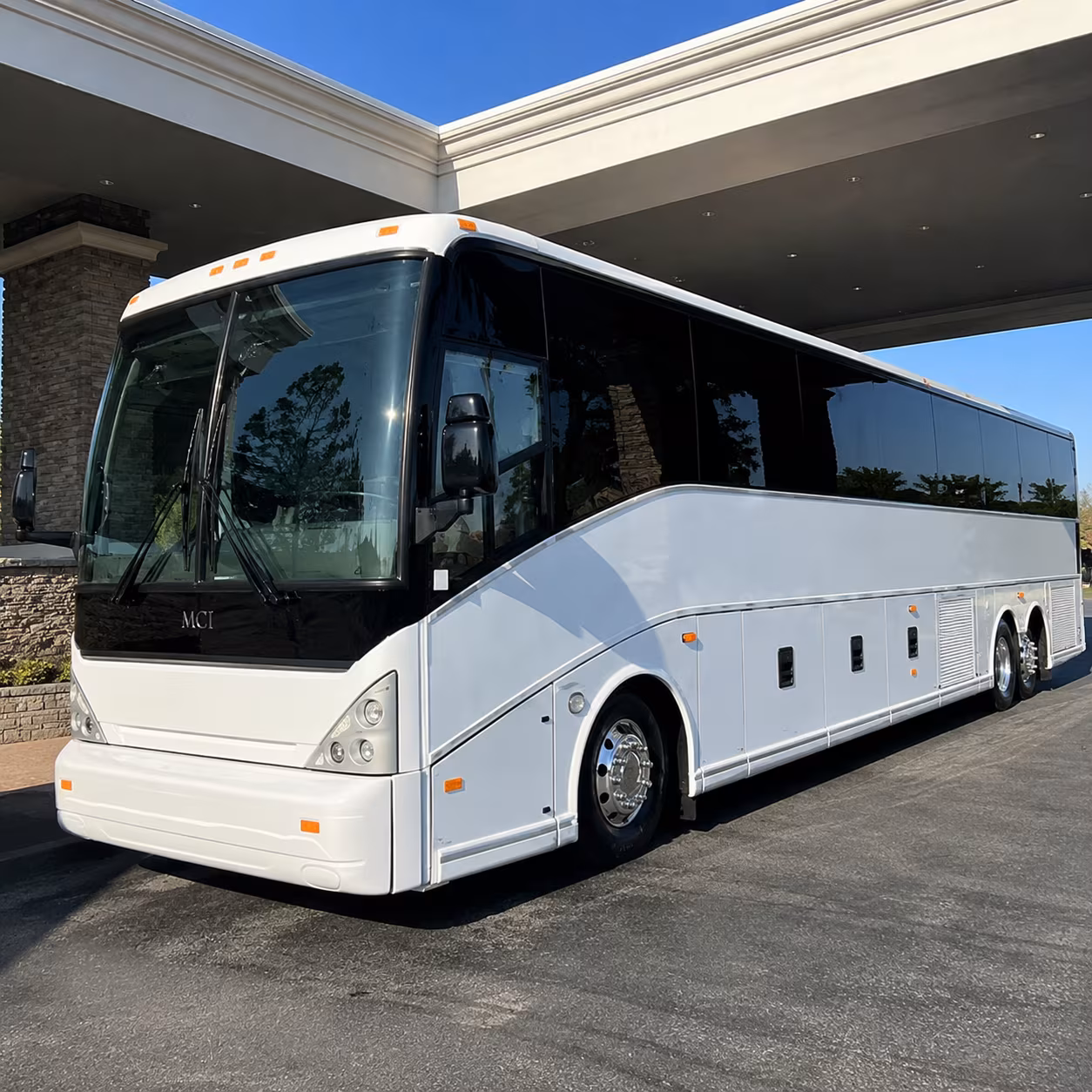 airport shuttle buses for kansas city chiefs and royals travel groups