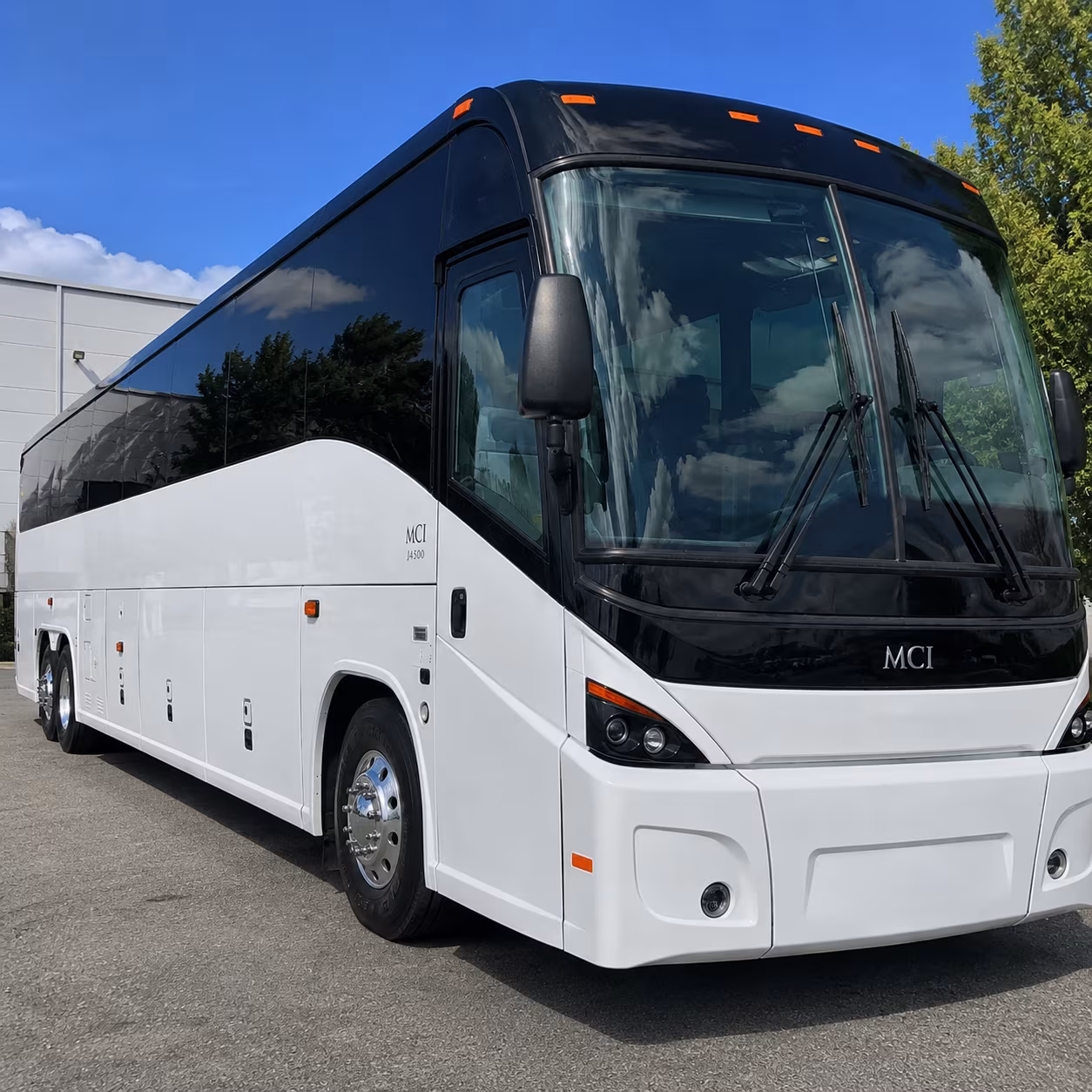 charter bus shuttles between lees summit and whiteman air force base