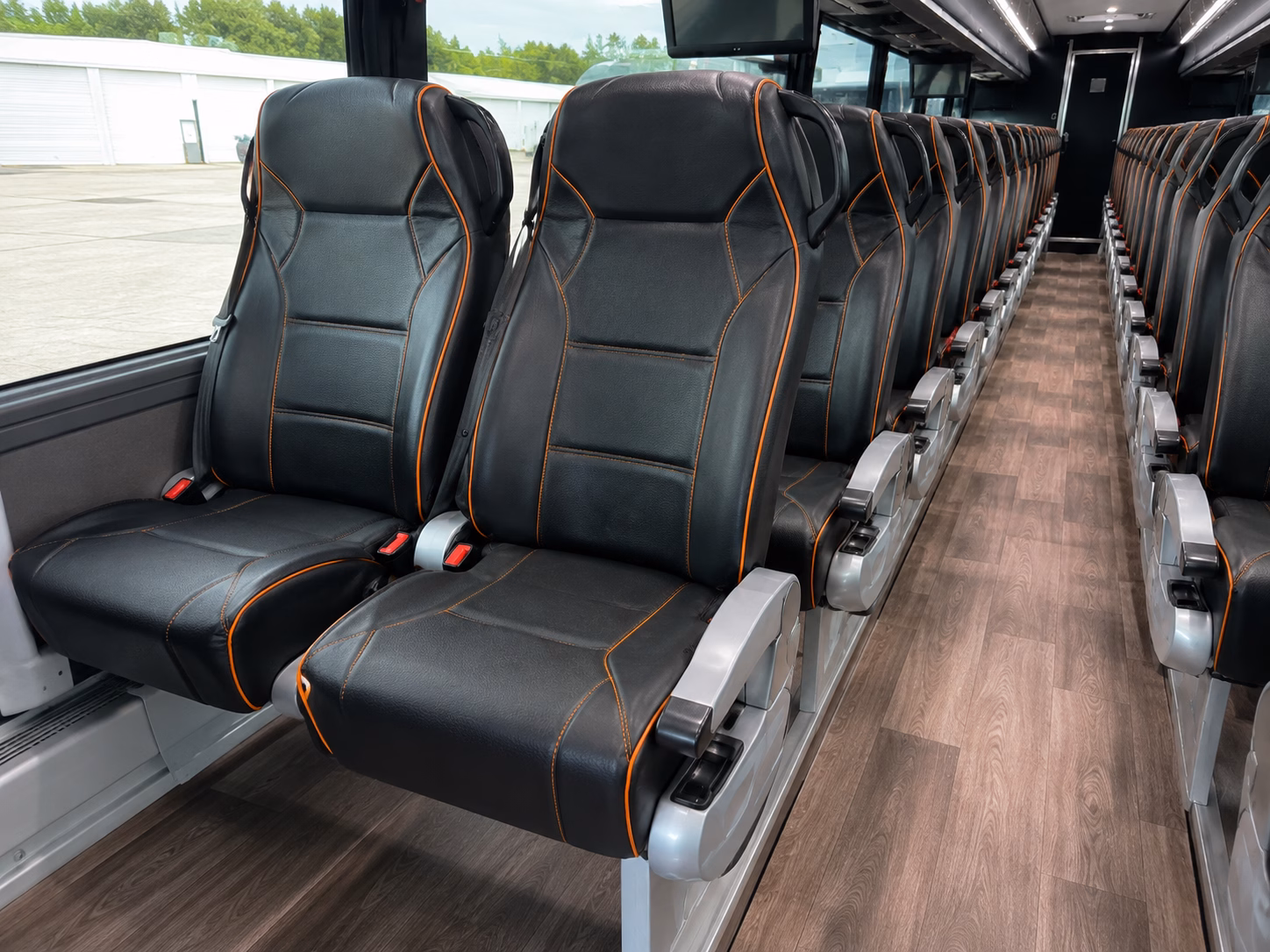 how the type of bus changes the price in lee s summit missouri