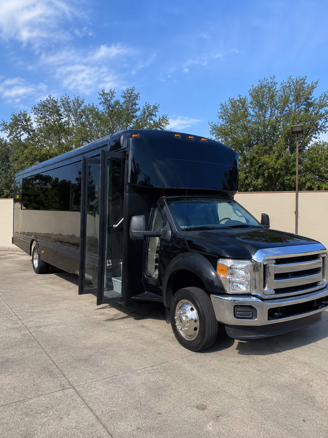 lees summit 20 passenger party bus