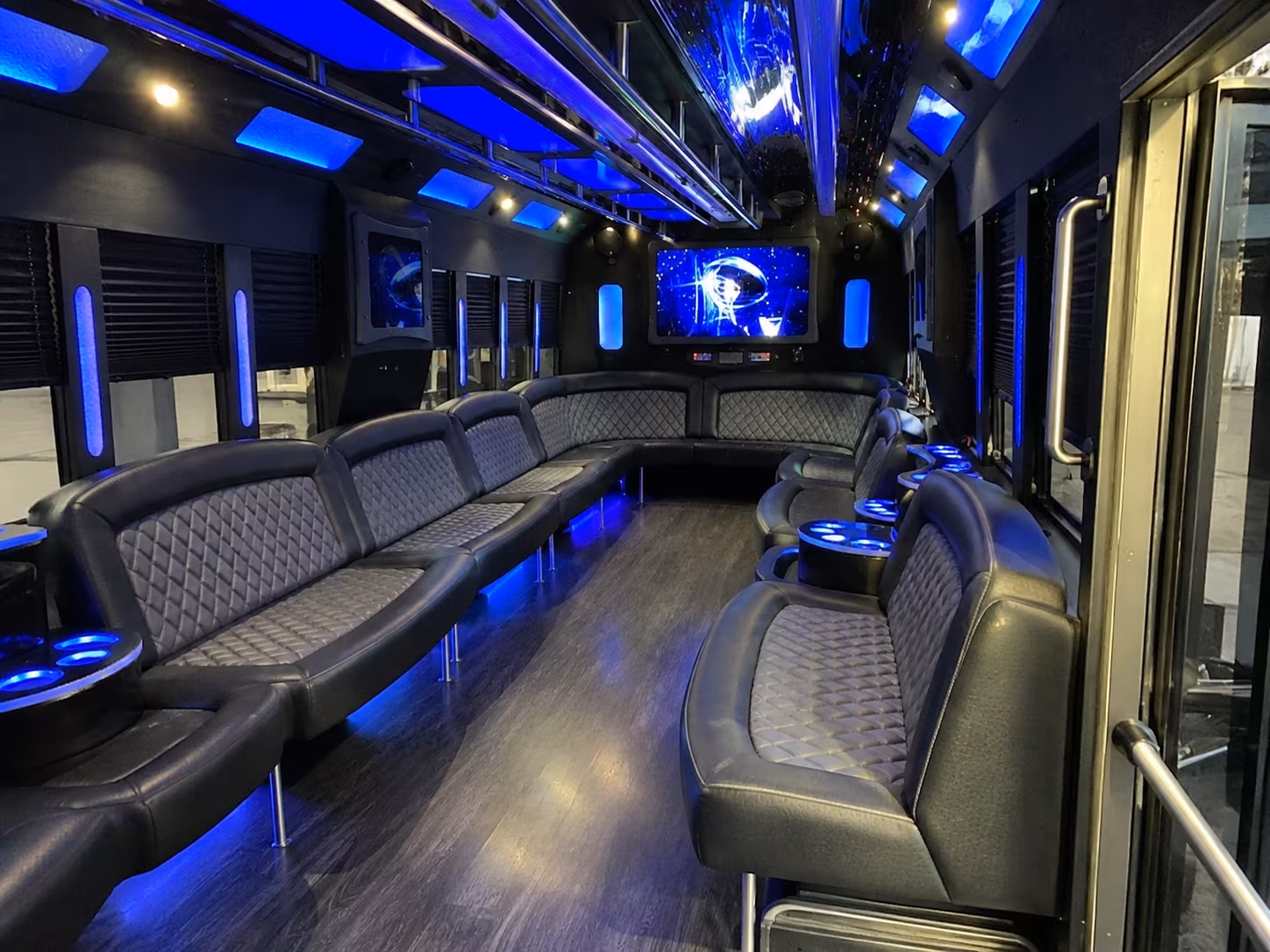 lees summit 28 passenger party bus interior